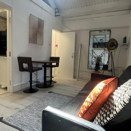 Nifty 2 Bedroom Flat In Goswell Rd Londres Exterior foto